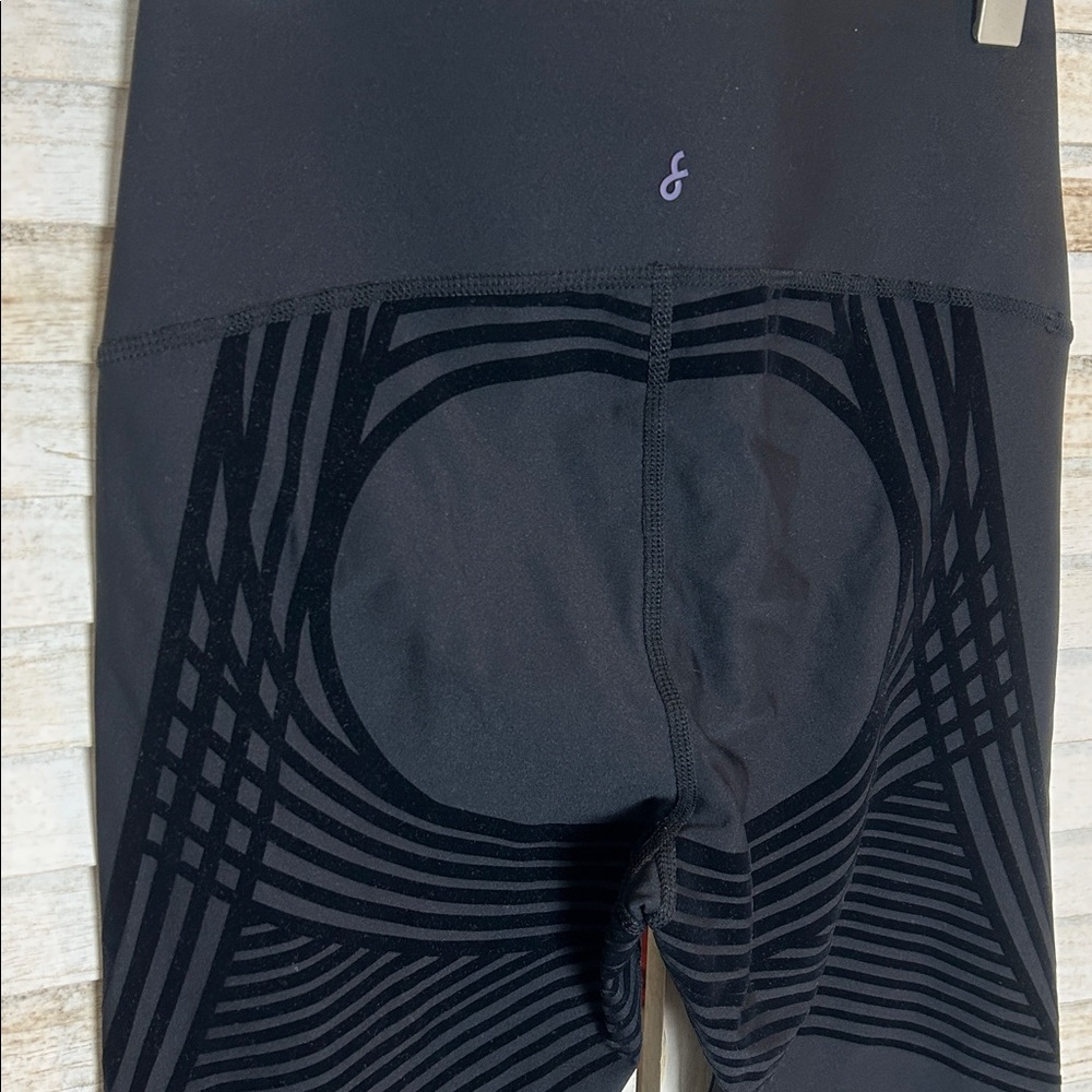 Fanka Body Sculpt High-Waisted Leggings. Size XS - Picture 4 of 10
